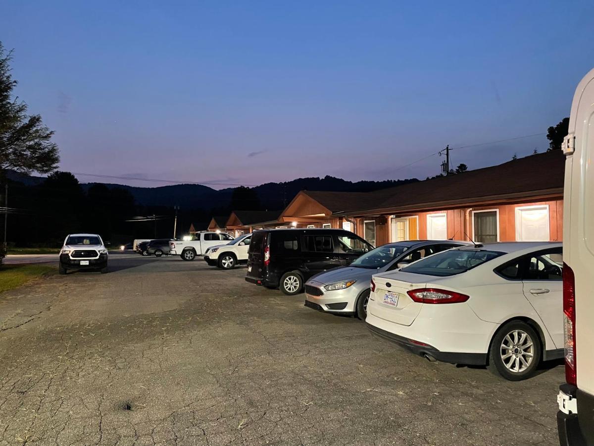 Pine Valley Motel Spruce Pine Exterior foto
