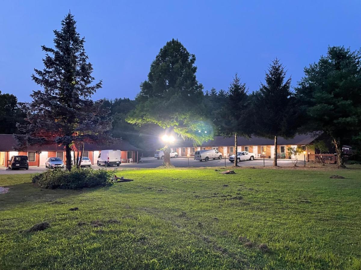 Pine Valley Motel Spruce Pine Exterior foto