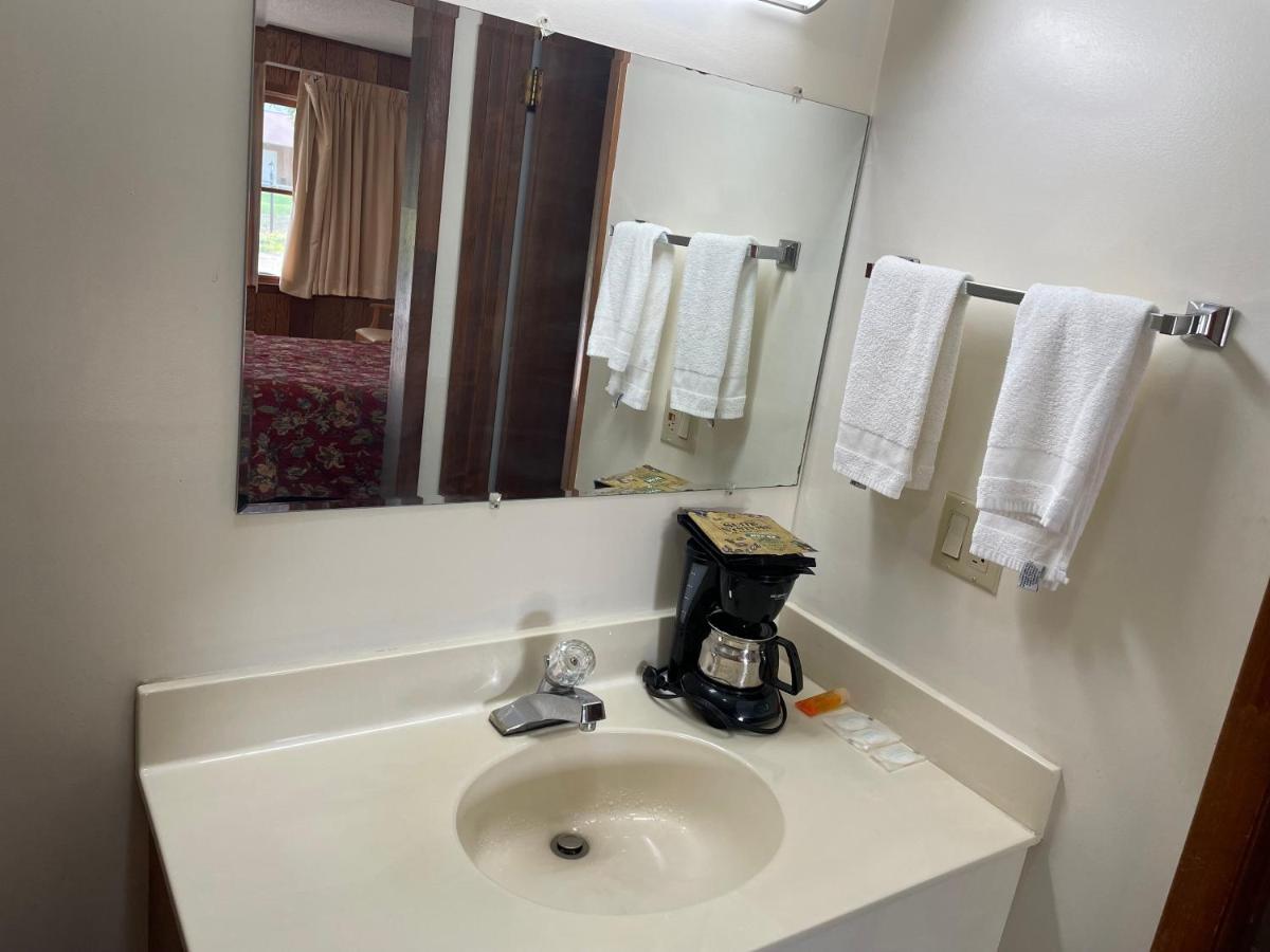 Pine Valley Motel Spruce Pine Exterior foto