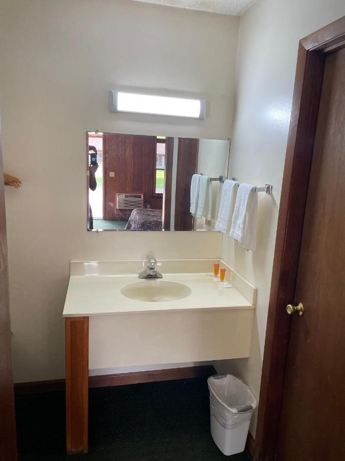 Pine Valley Motel Spruce Pine Exterior foto