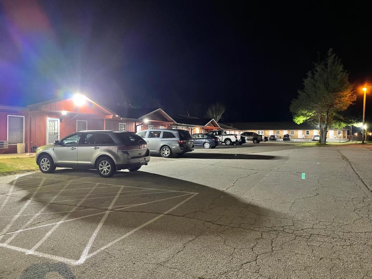 Pine Valley Motel Spruce Pine Exterior foto