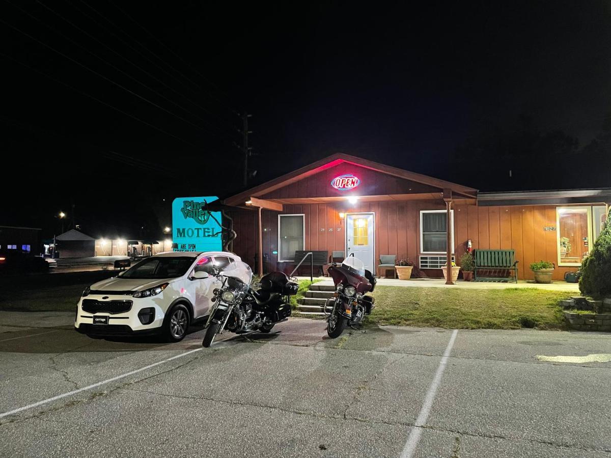Pine Valley Motel Spruce Pine Exterior foto